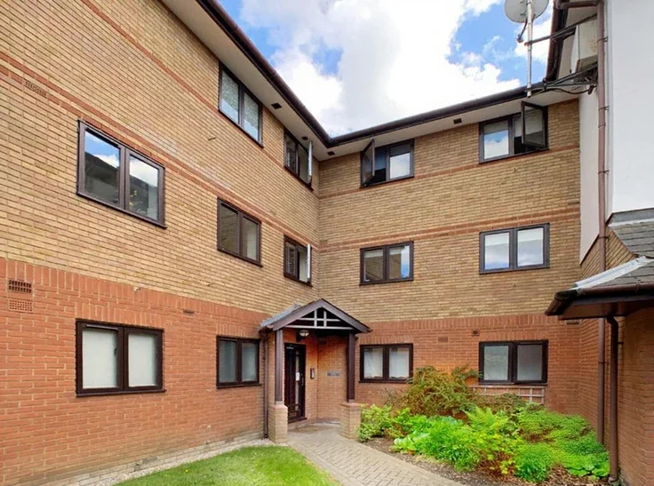 Flat Ludlow Road in Maidenhead