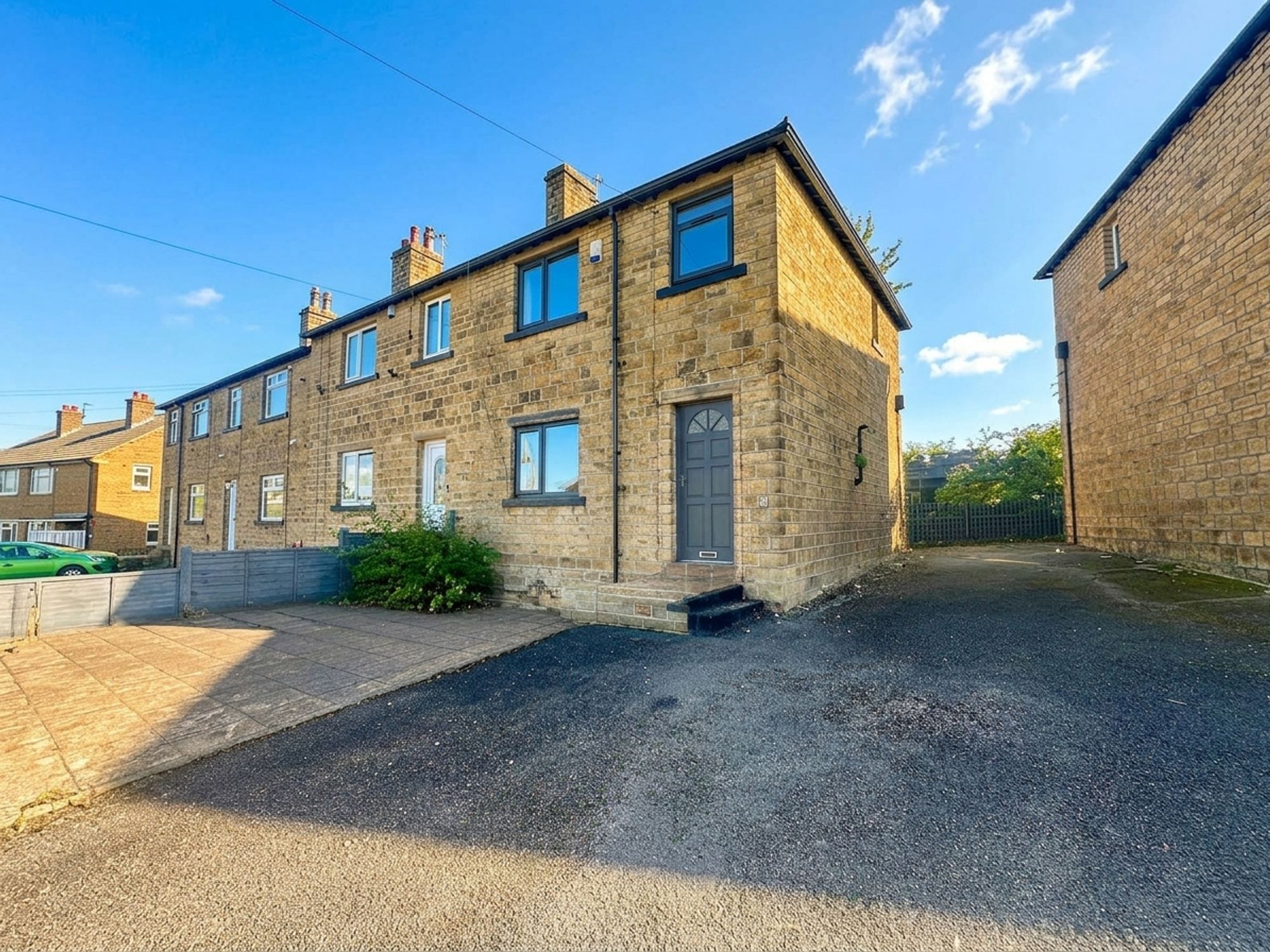 House Mitchell Avenue in Huddersfield