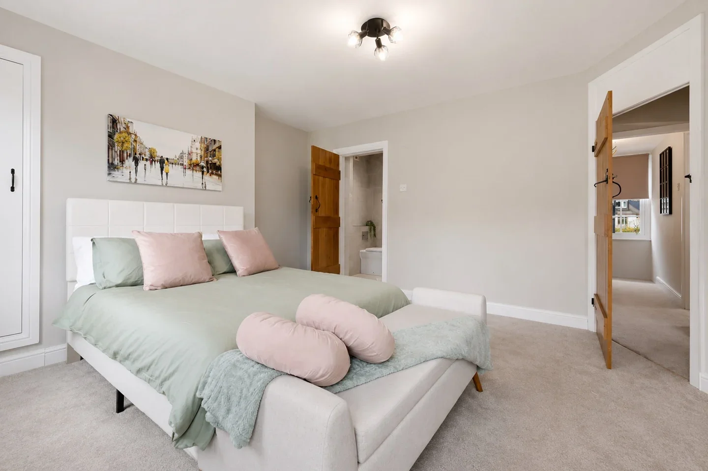 House Chase Side in Greater London