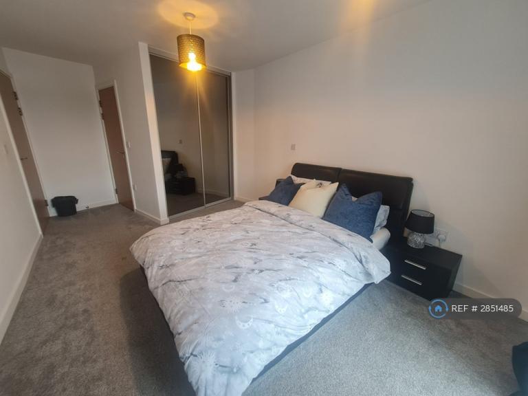 Flat Ifield Road in Crawley