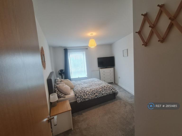 Flat Ifield Road in Crawley