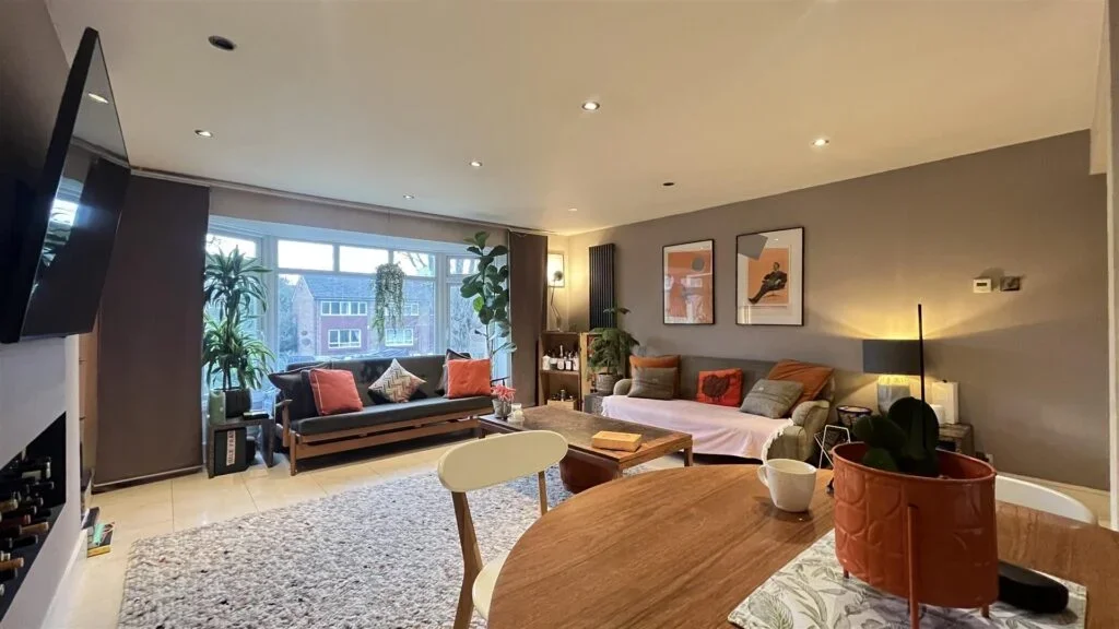 Flat Christchurch Park in Greater London