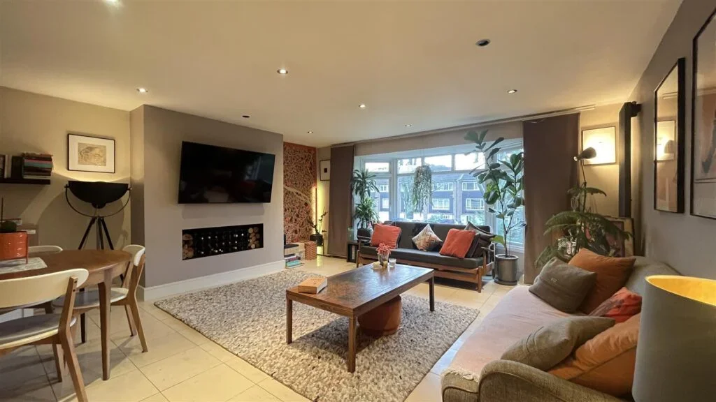 Flat Christchurch Park in Greater London