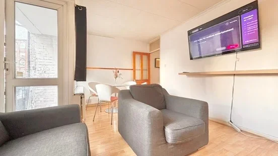 Room Salmon Lane in Greater London