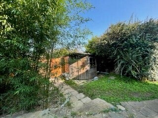 Room Hazelbank Road in Greater London