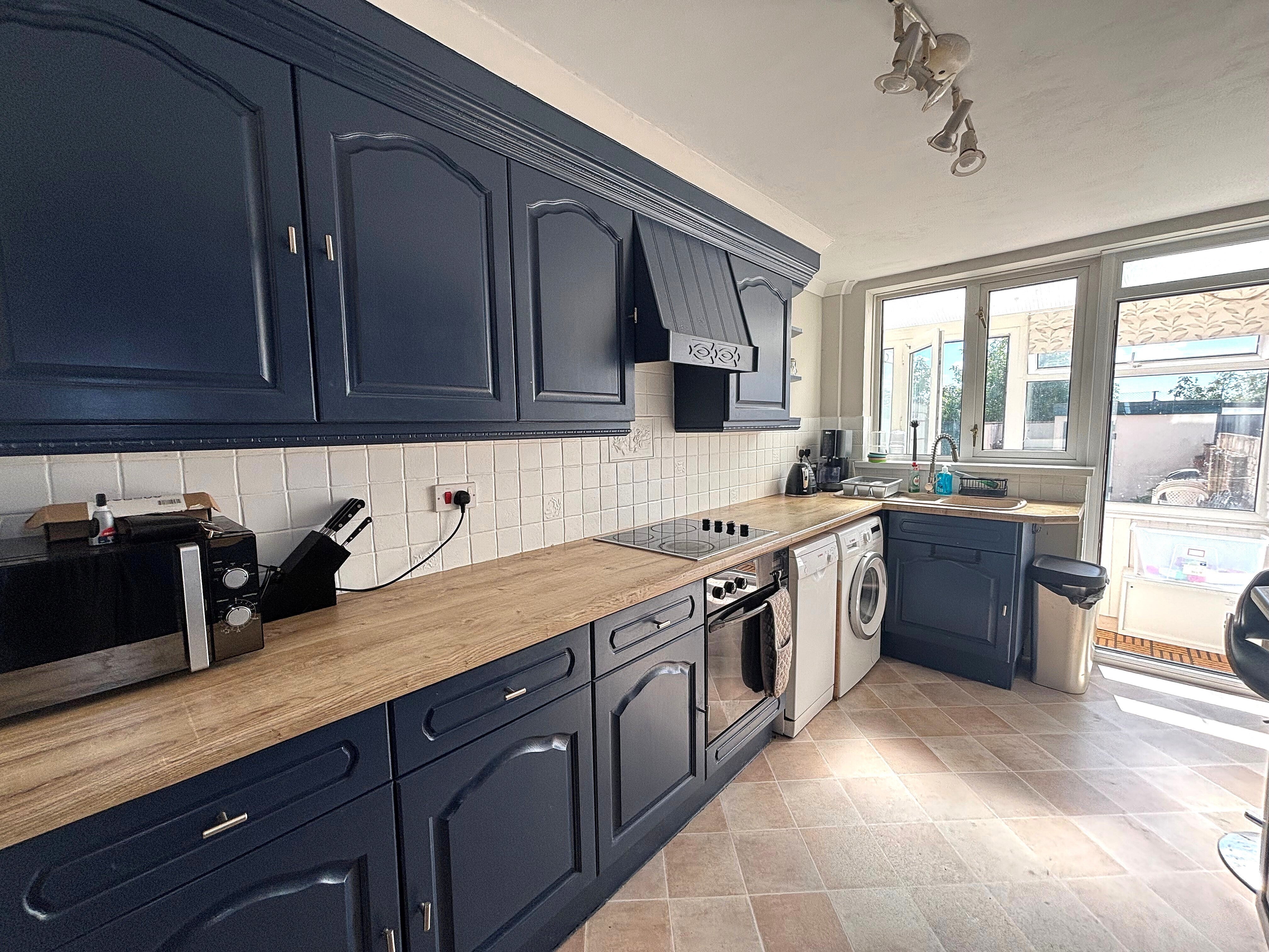 Flat Ribston Avenue in Exeter