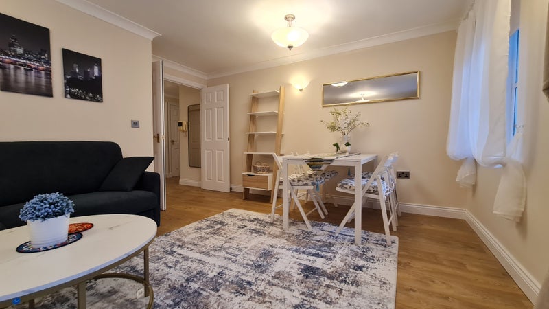 Flat Stockwell Green in Greater London