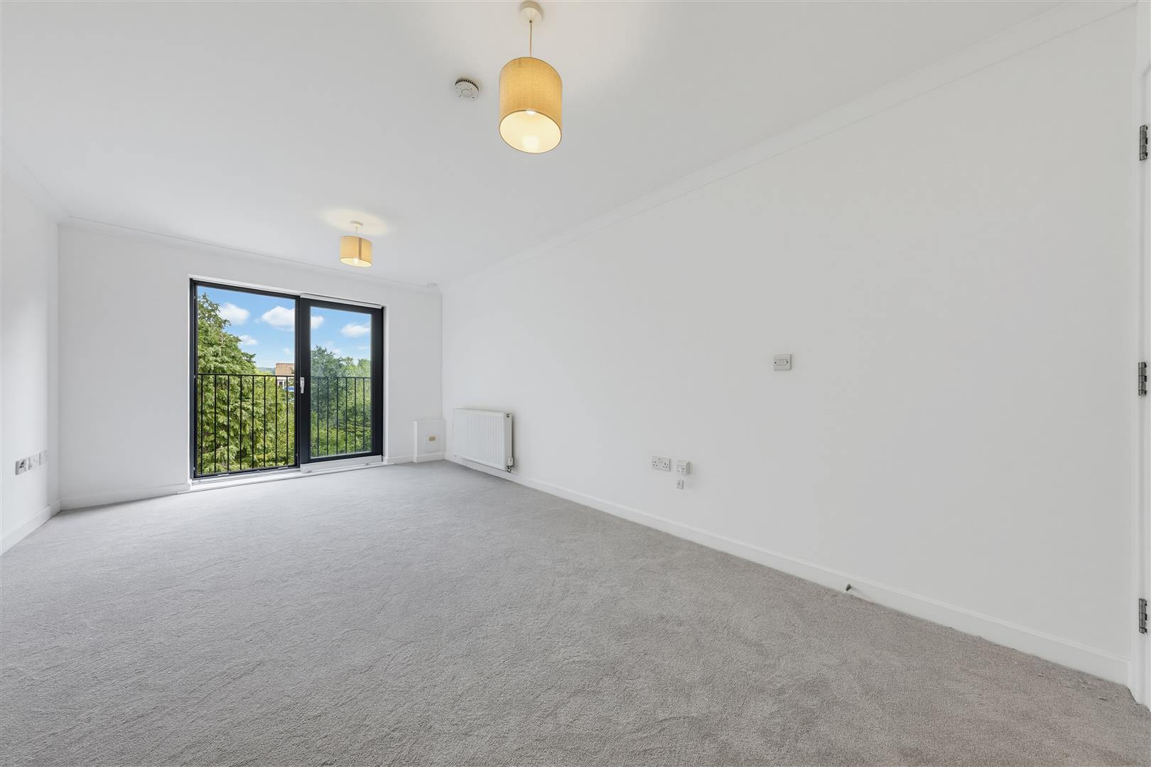 Flat Pampisford Road in London