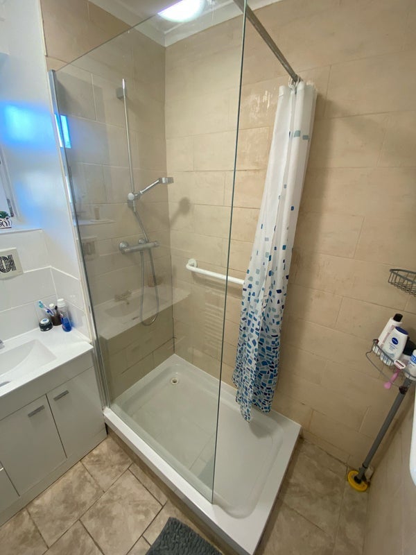 Flat Scott Lidgett Crescent in Greater London