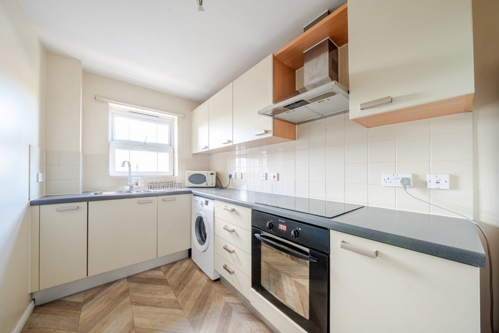 Flat Croydon Road in Greater London