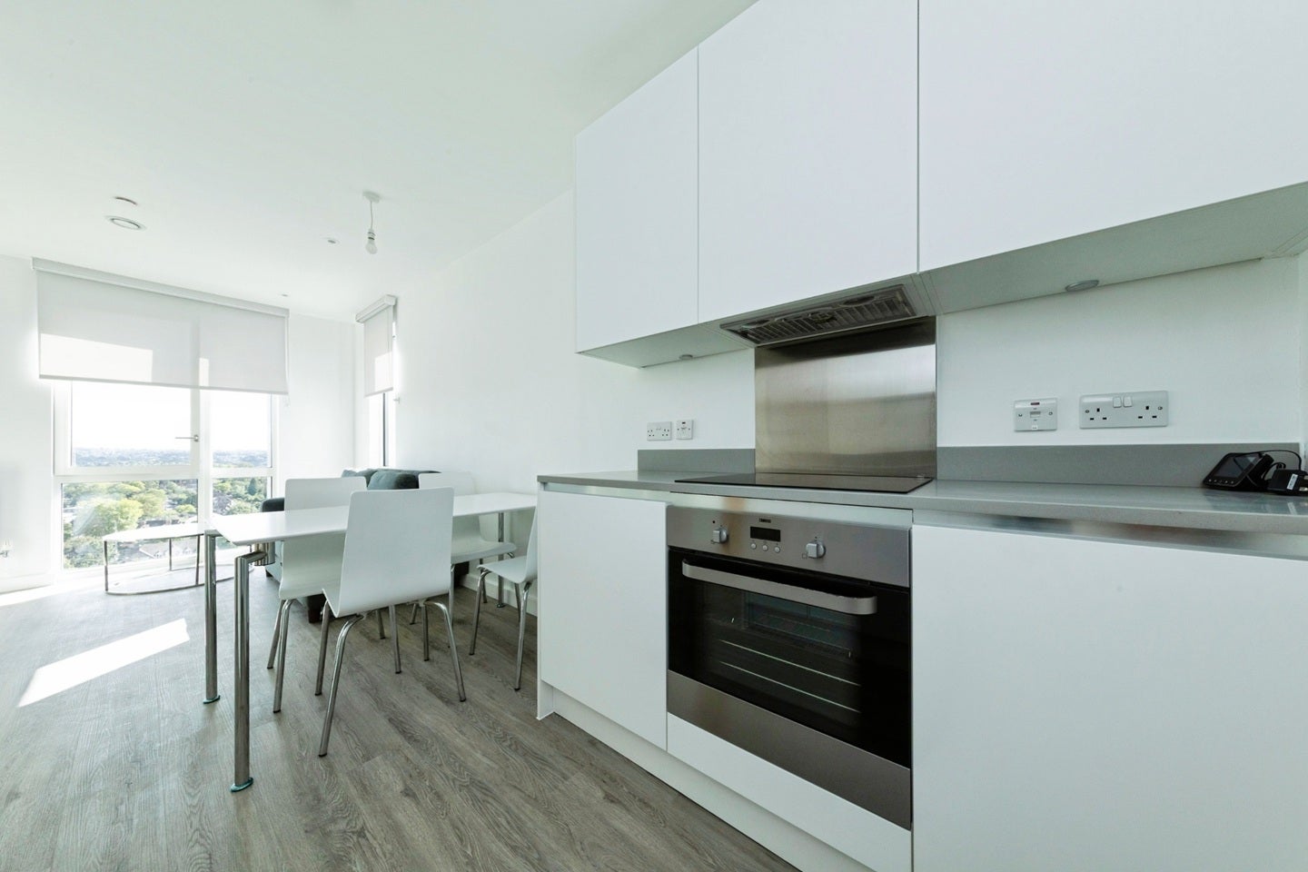Flat Addiscombe Grove in Greater London
