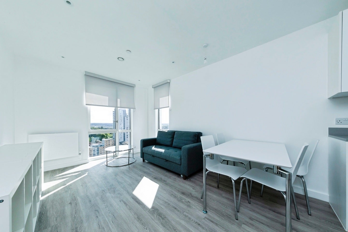 Flat Addiscombe Grove in Greater London