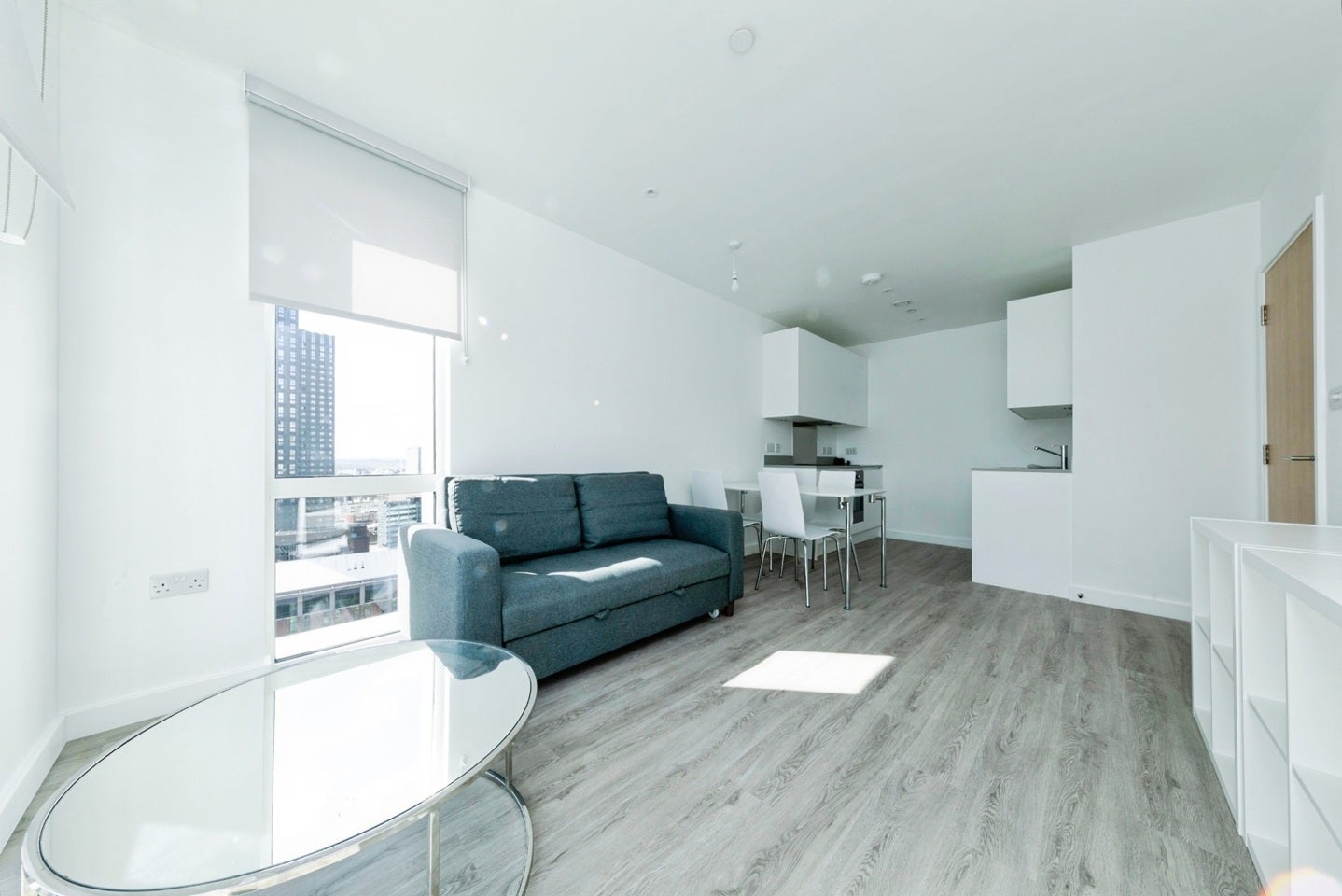 Flat Addiscombe Grove in Greater London