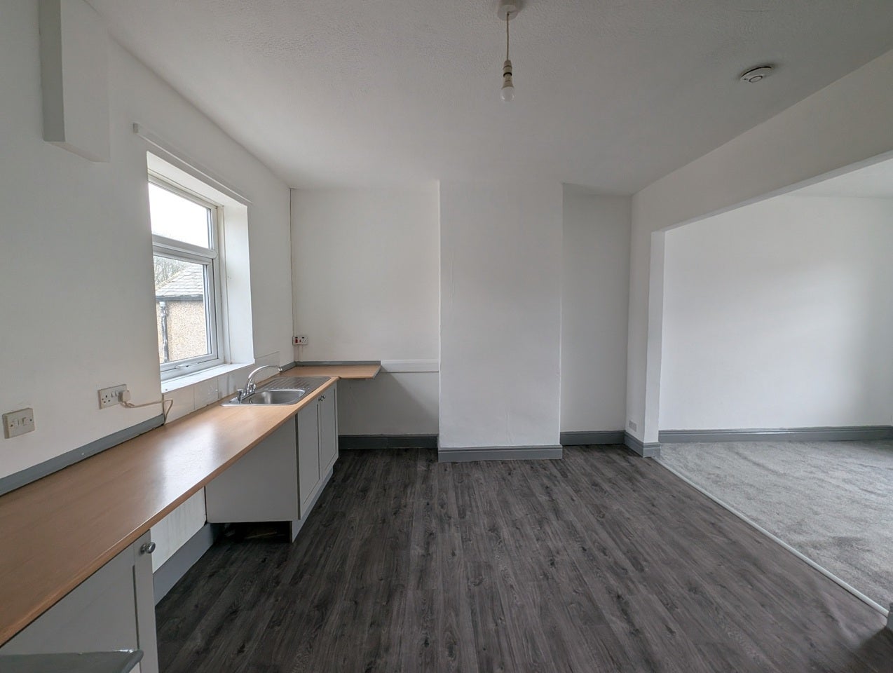 Flat Kitchener Terrace in Ferryhill