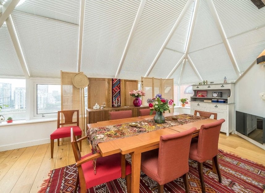 Flat William Morris Way in Greater London