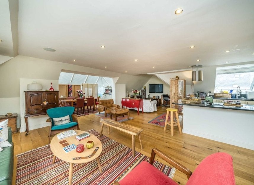 Flat William Morris Way in Greater London