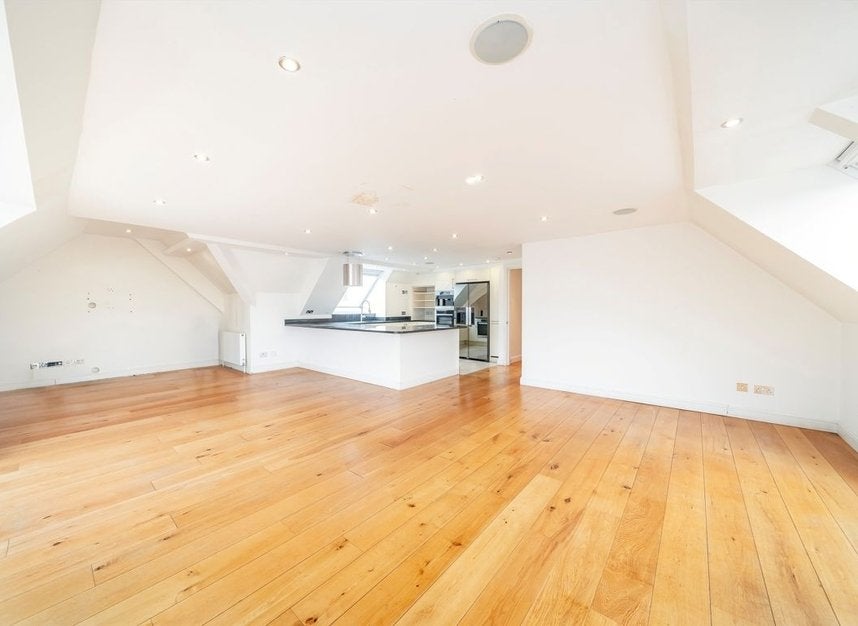 Flat William Morris Way in Greater London