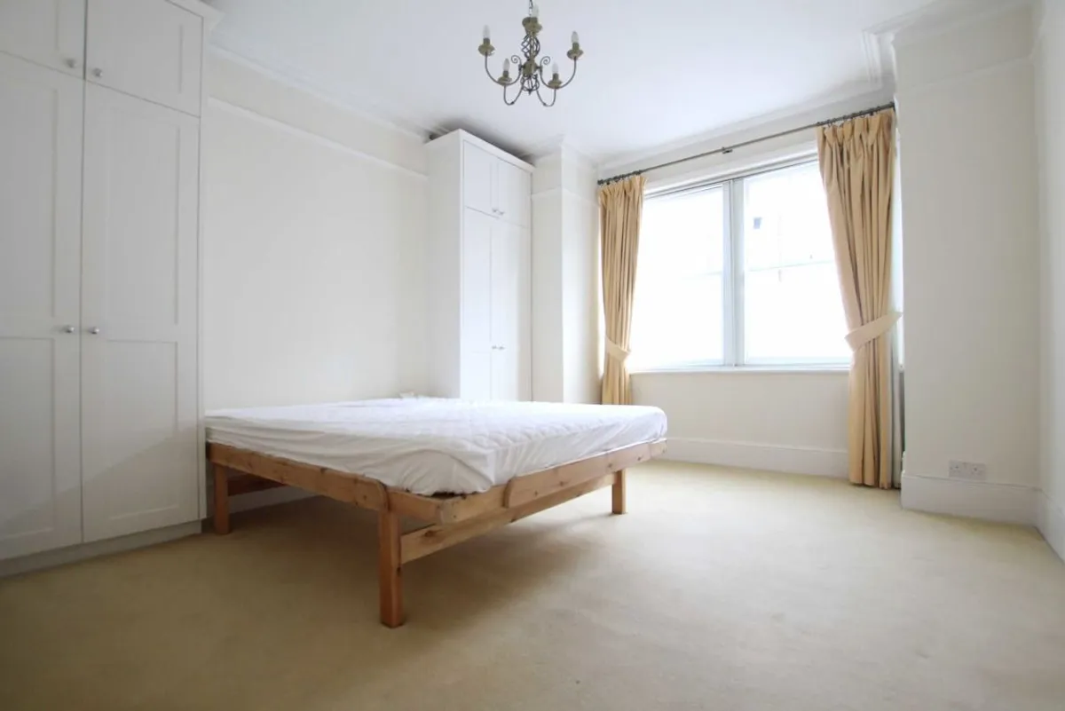 Flat Vera Road in Greater London