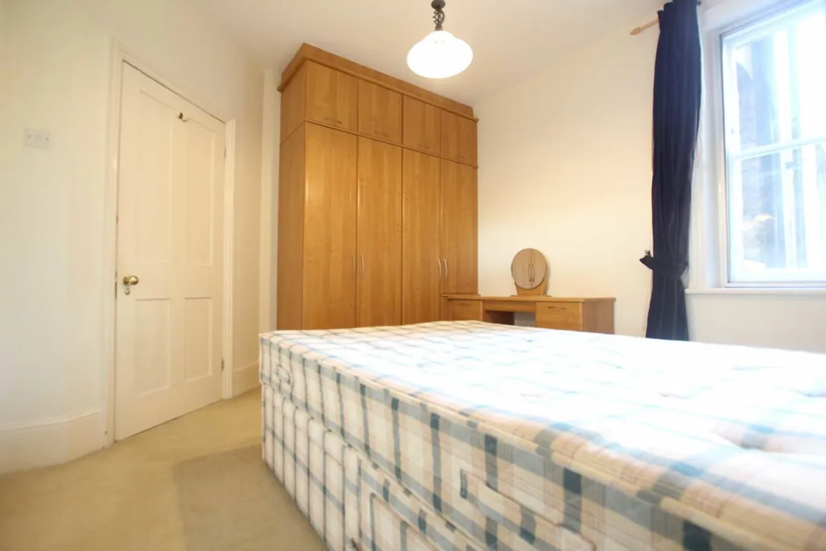 Flat Vera Road in Greater London