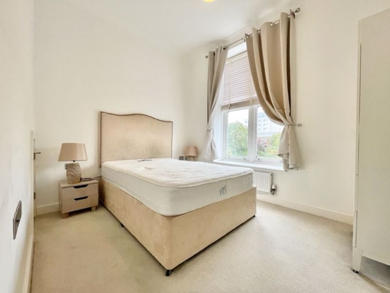 Flat Hardinge Street in Greater London
