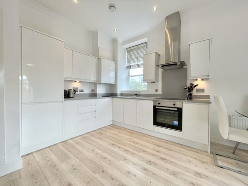 Flat Hardinge Street in Greater London
