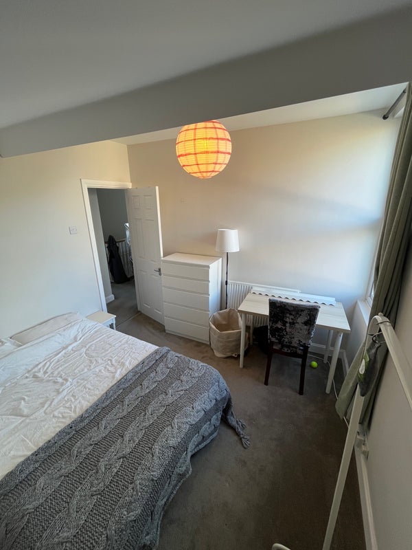 Room Park Crescent in Bristol