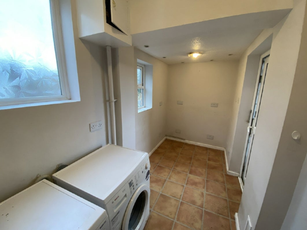 Flat Sweetmans Road in North Hinksey