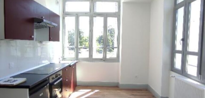 Flat Avenue des Anciens Combattants in Bourg-en-Bresse