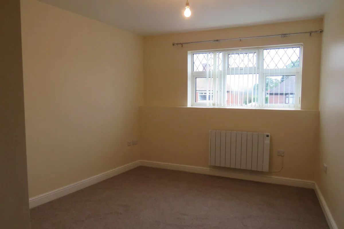 Flat Ashbourne Road in East Staffordshire