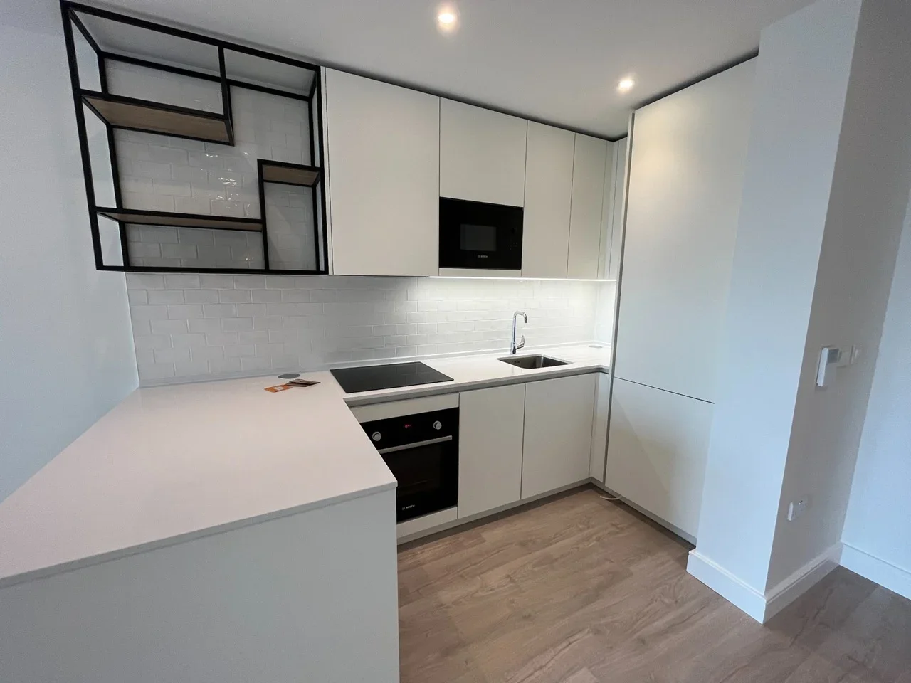 Flat Beresford Avenue in Greater London
