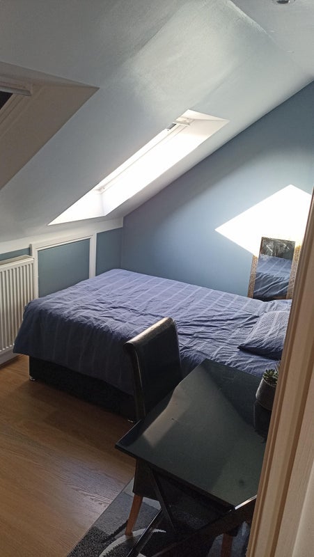 Room Woodland Way in Bristol