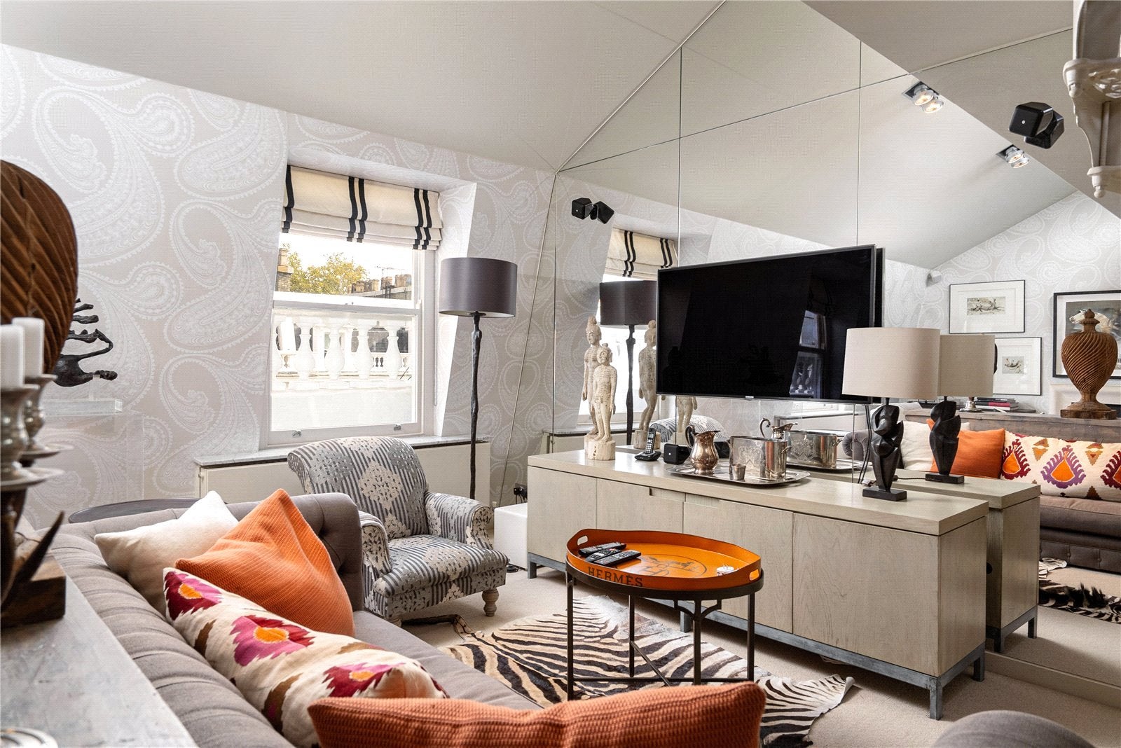 Flat Onslow Gardens in Greater London