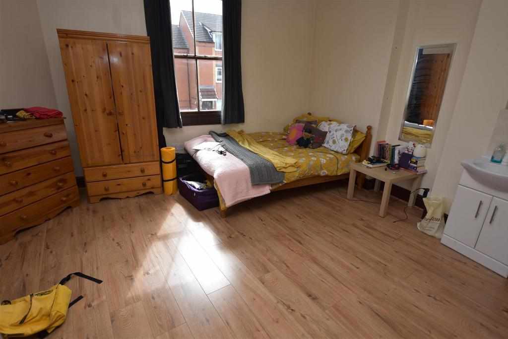 Flat Dawlish Road in Birmingham