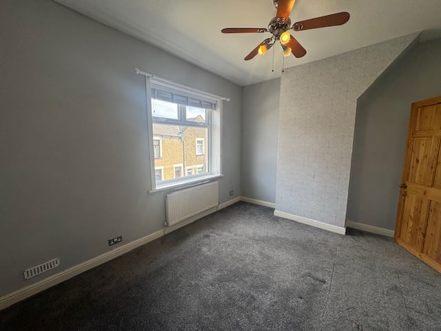Flat Saxifield Street in Burnley