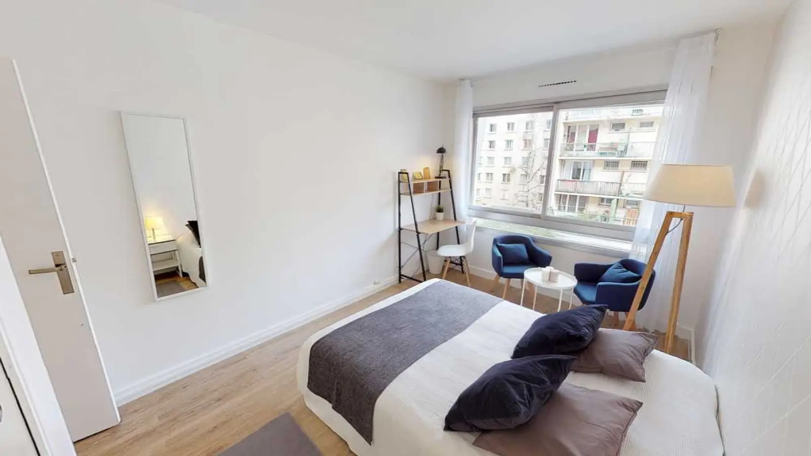 Room Rue Olier in Paris