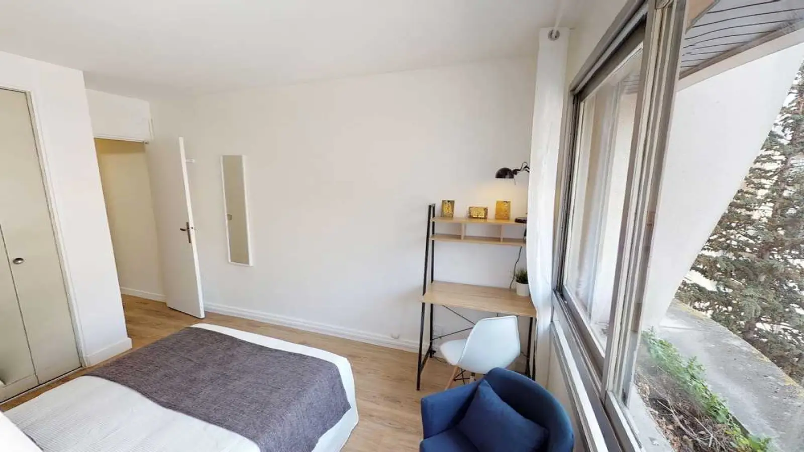 Room Rue Olier in Paris