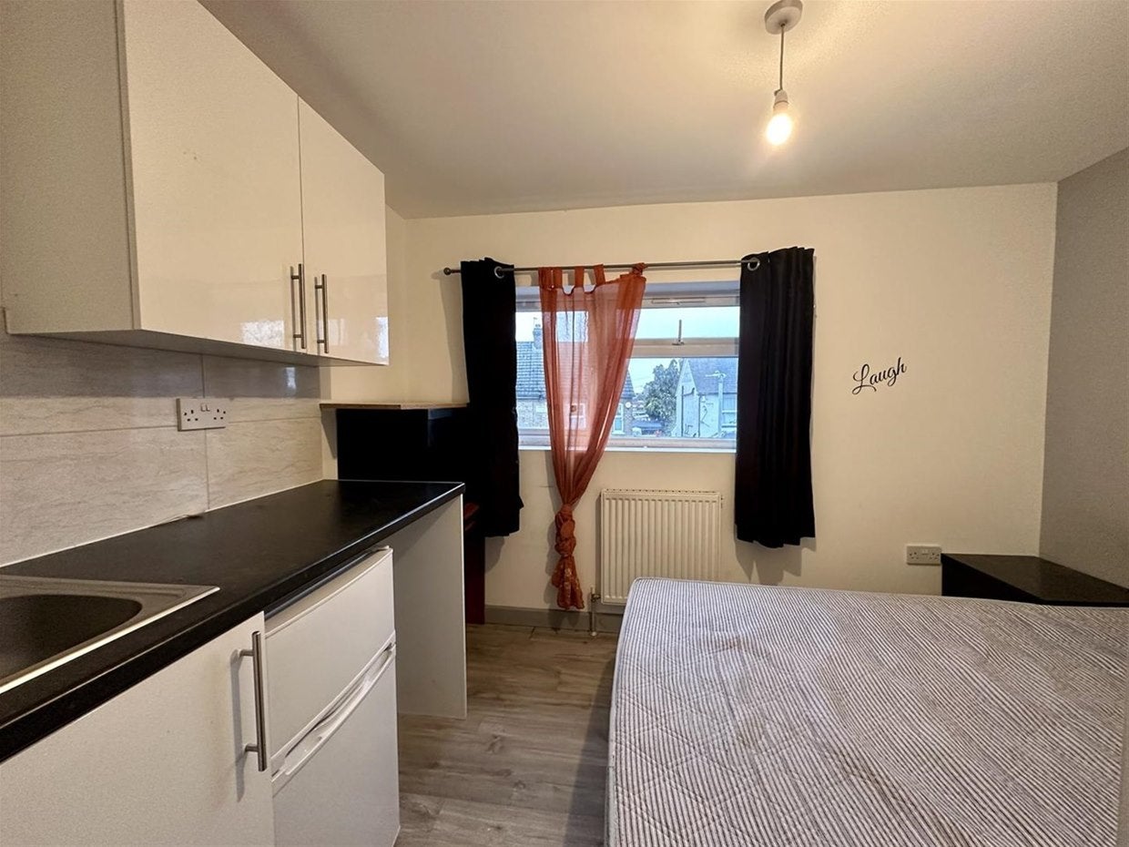 Flat Albert Road in Chesterfield