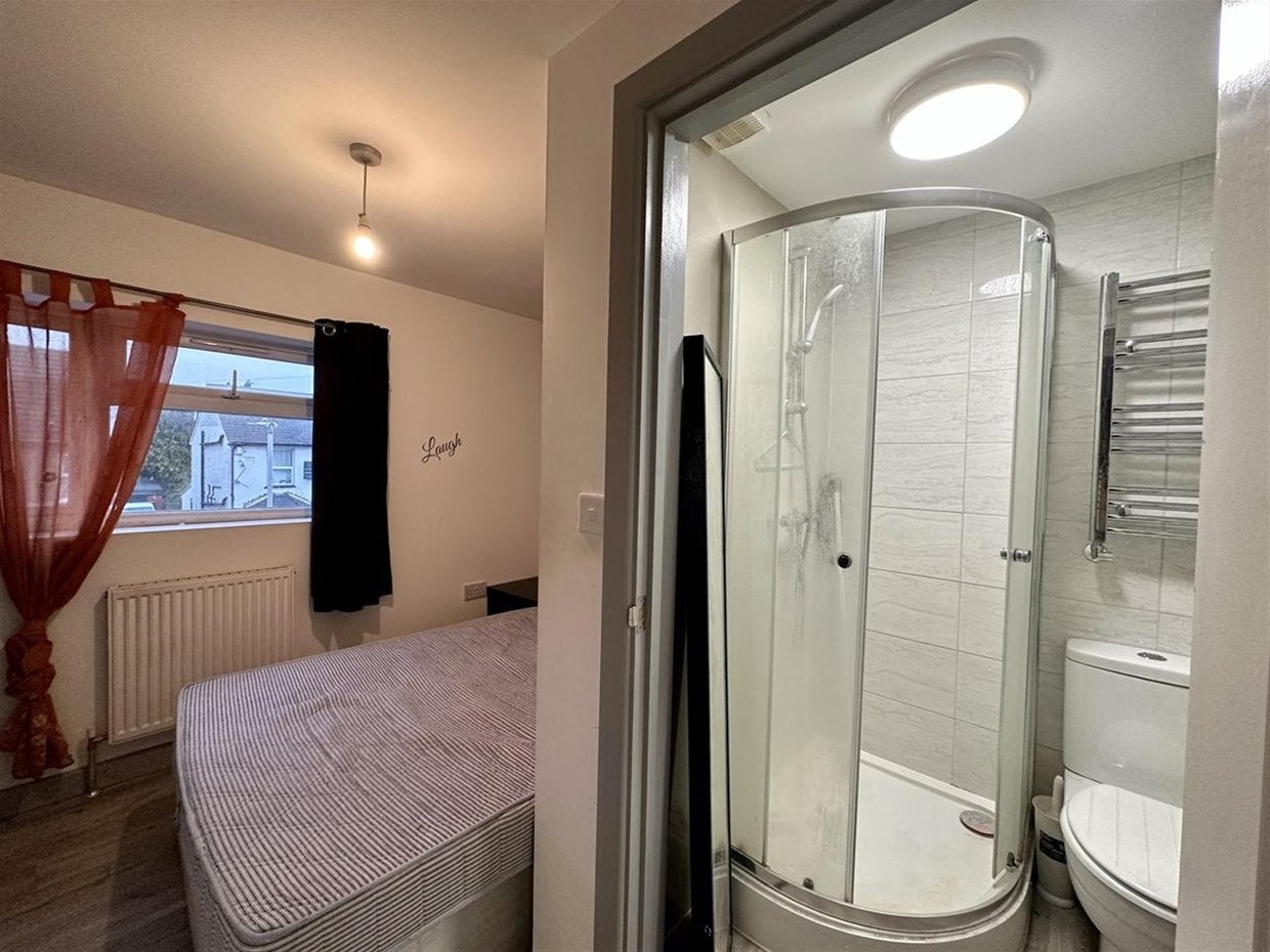 Flat Albert Road in Chesterfield