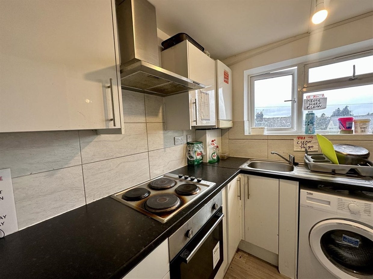 Flat Albert Road in Chesterfield