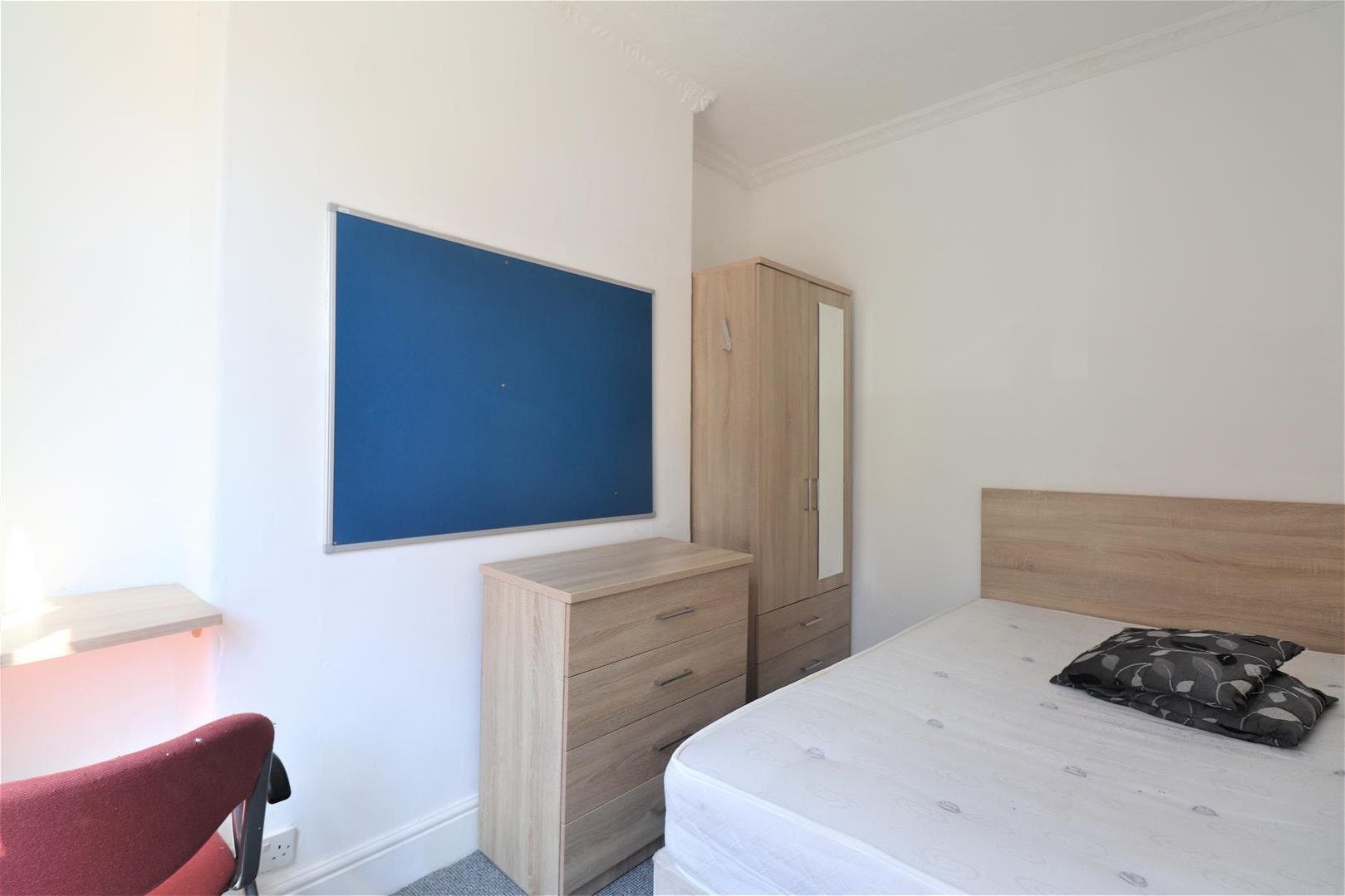 Room Eldon Road in Birmingham
