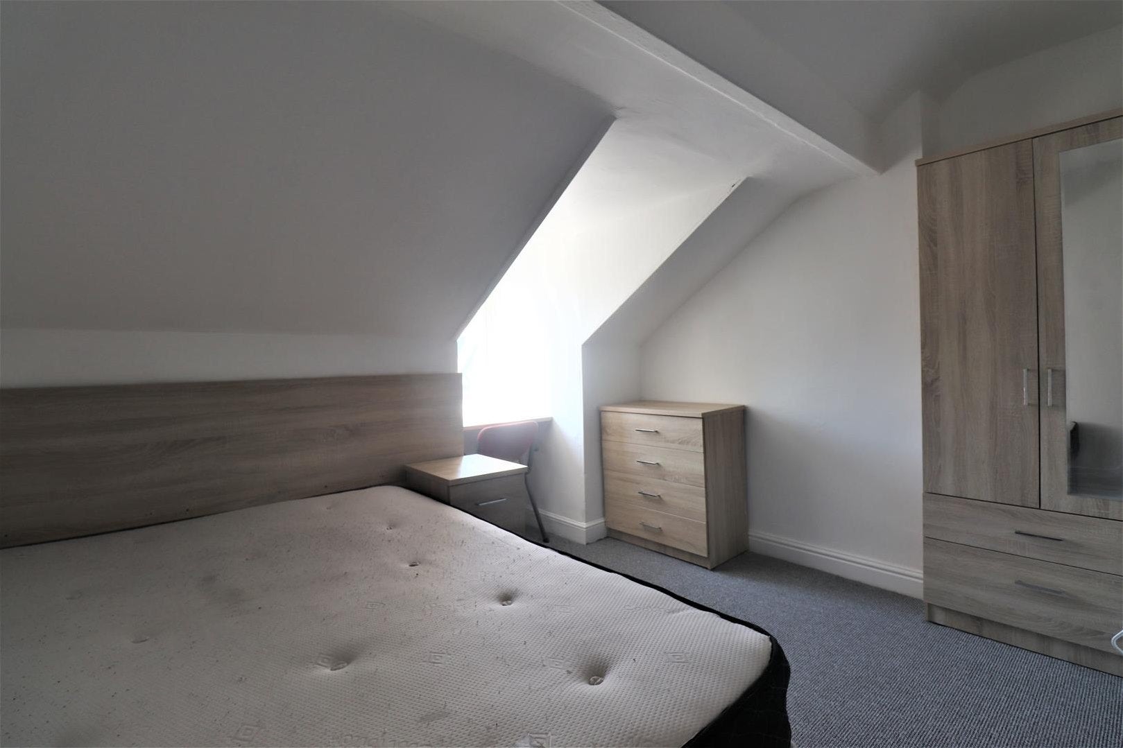 Room Eldon Road in Birmingham