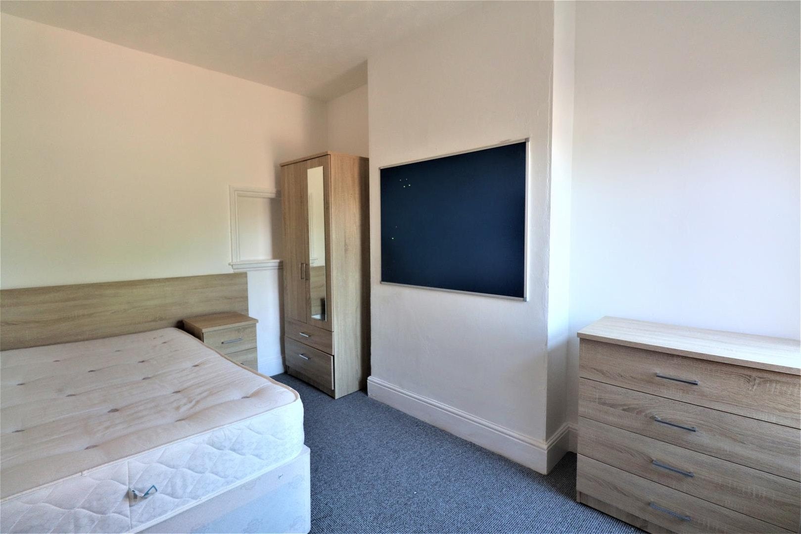 Room Eldon Road in Birmingham