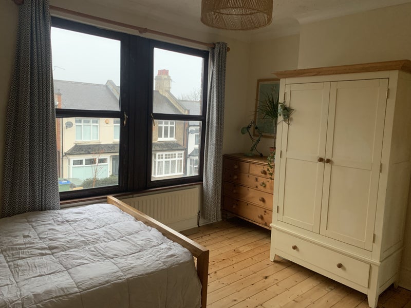 Room Howarth Road in Greater London