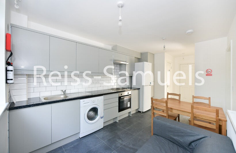 House Whitebeam Close in Greater London