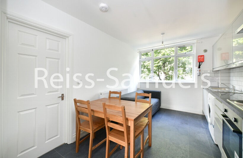 House Whitebeam Close in Greater London