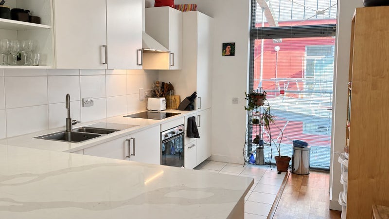 Flat Shelford Place in Greater London