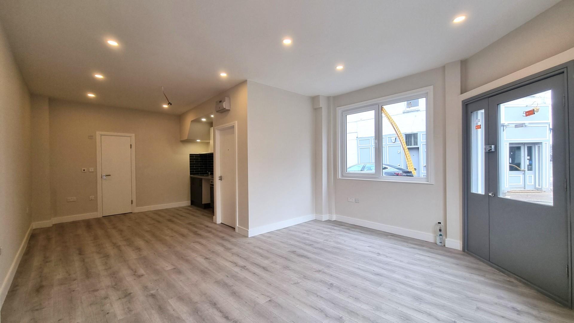 Flat Boston Road in Greater London