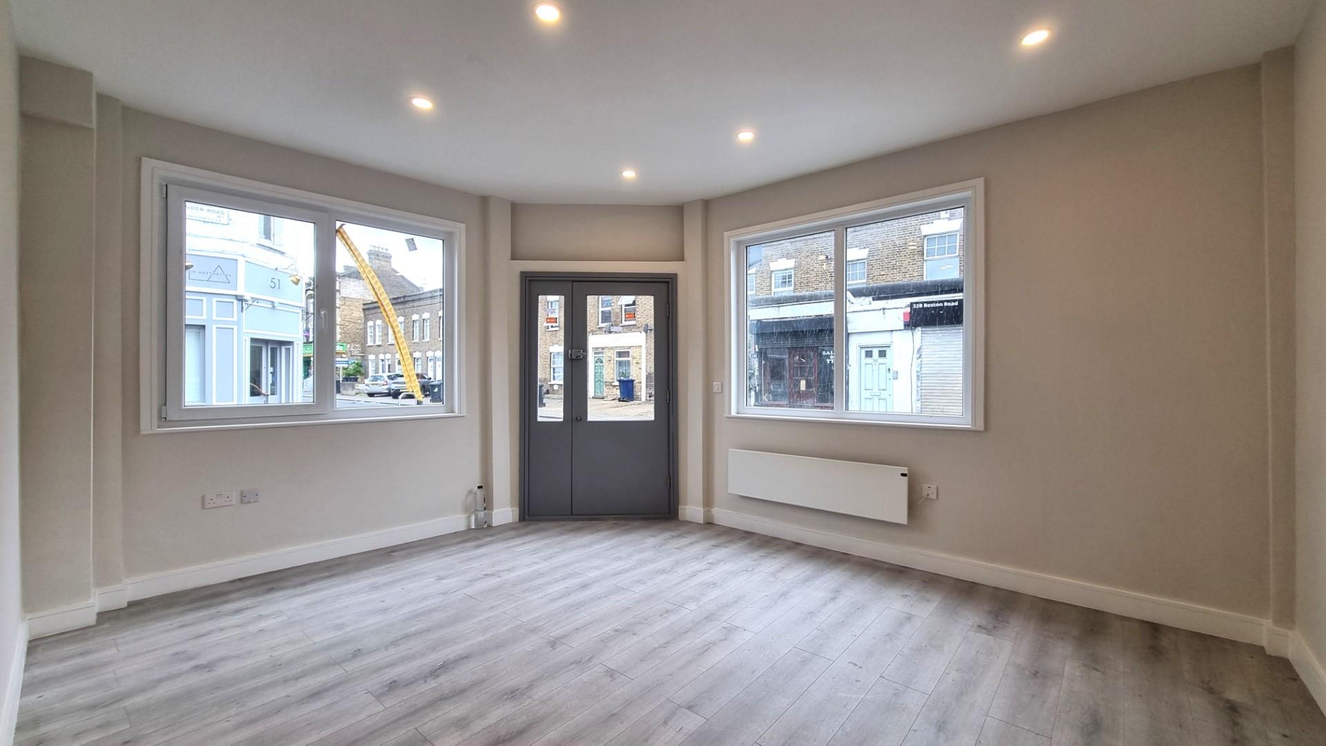 Flat Boston Road in Greater London
