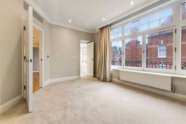 Flat Egerton Terrace in Greater London