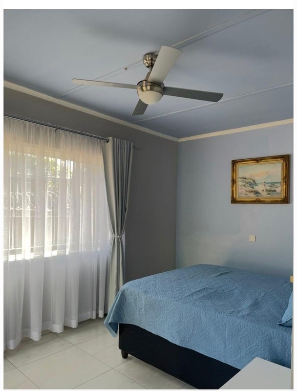 Room Hawthorne Crescent in Slough